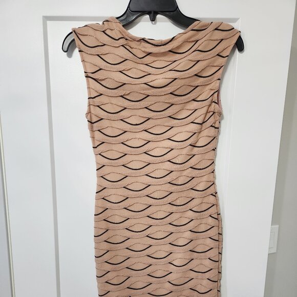 Arden B Pink Fish Scale Mini Dress Size Small - Picture 2 of 4
